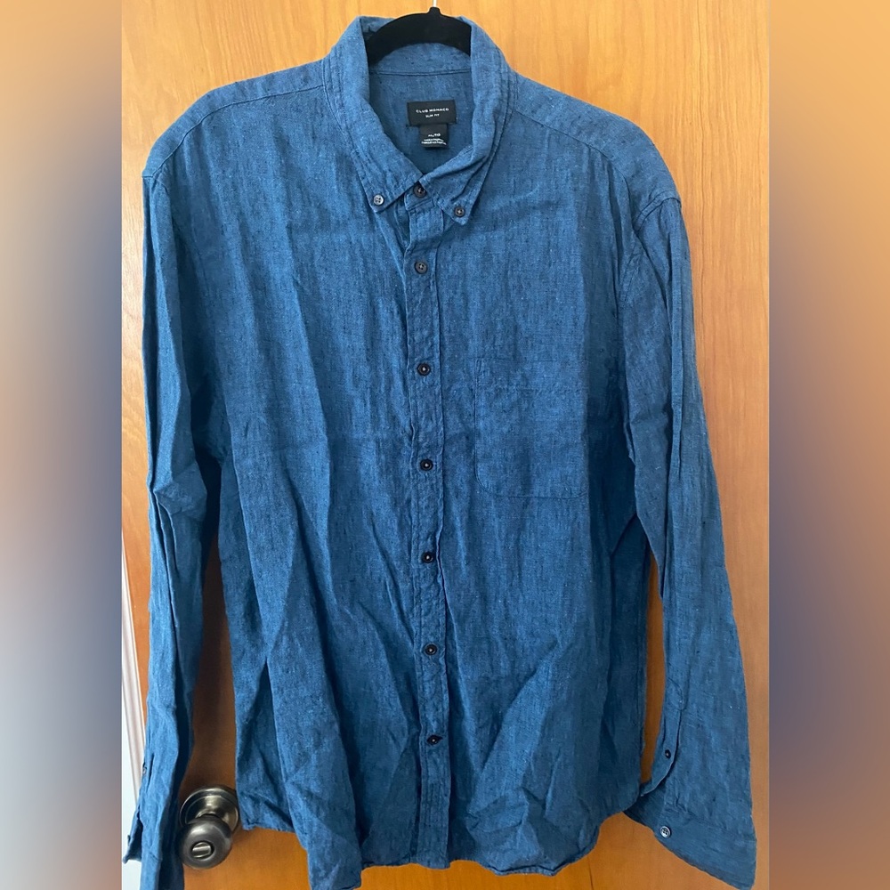 Club Monaco Men’s long sleeves polo.